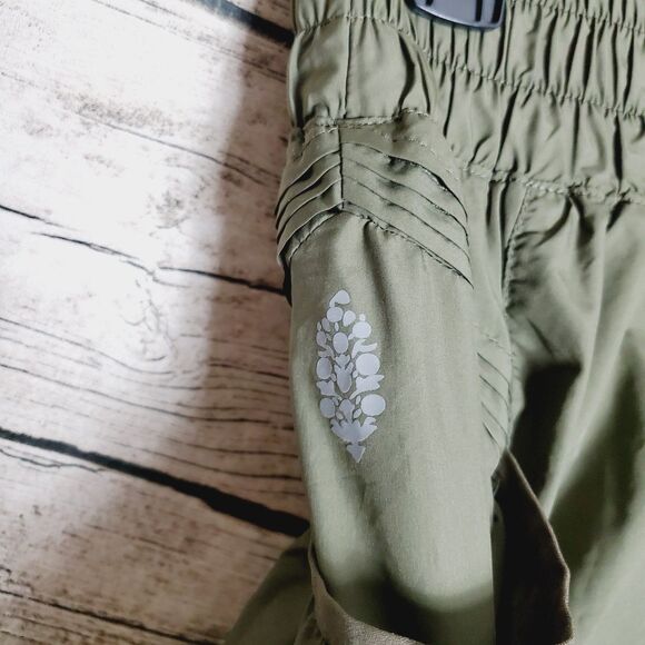 Free People Movement Get Your Flirt On Dark Olive Green Shorts XS Army - Picture 8 of 10